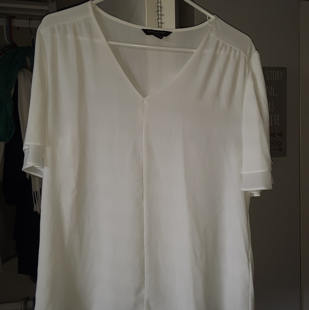White short sleeve shirt